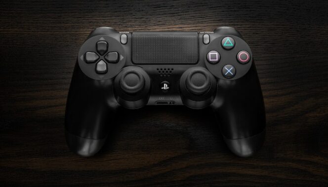 					Stik playstation, gambar berasal pexels