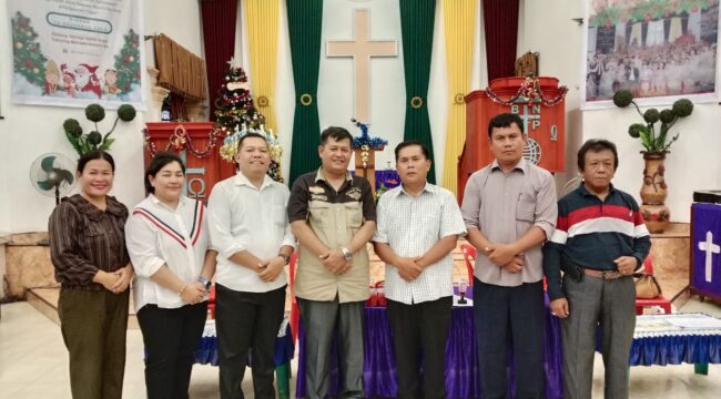 Foto: Paian Purba SH Bersama Seluruh Pengurus dalam acara pembubaran Panitia Natal  oukumene 2024. 