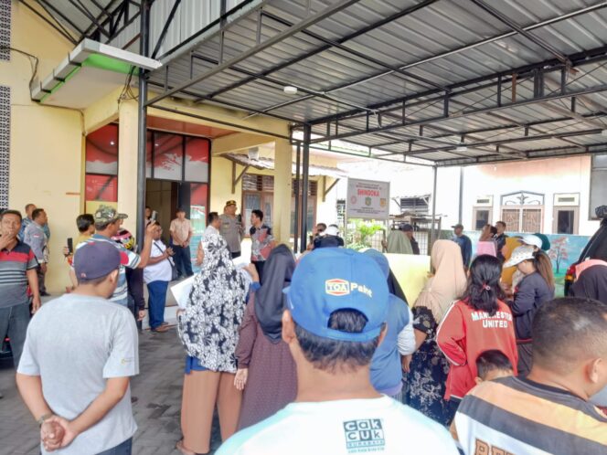 
					Tuding Pemilihan Kepling Cacat Hukum dan Sarat Pungli, Puluhan Warga Demo Kantor Camat Medan Denai