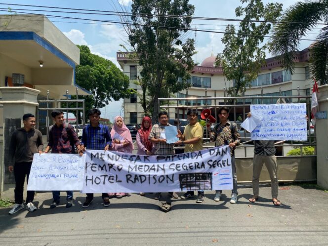 
					Dianggap Tidak Taat Pajak, AMPAN Sumut Gelar Aksi Unjuk Rasa Didepan Kantor Bapenda Kota Medan