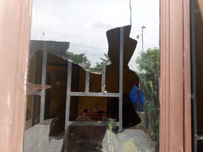 
					Rumah Wartawan di Langkat di Bom Molotov Nyaris Ludes Terbakar,  Kapolres Diminta Tangkap Pelaku
