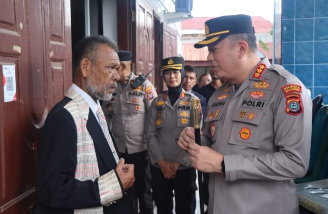 
					Kapolresta Deli Serdang Tinjau Pengamanan dan Pelaksanaan Ibadah di Gereja