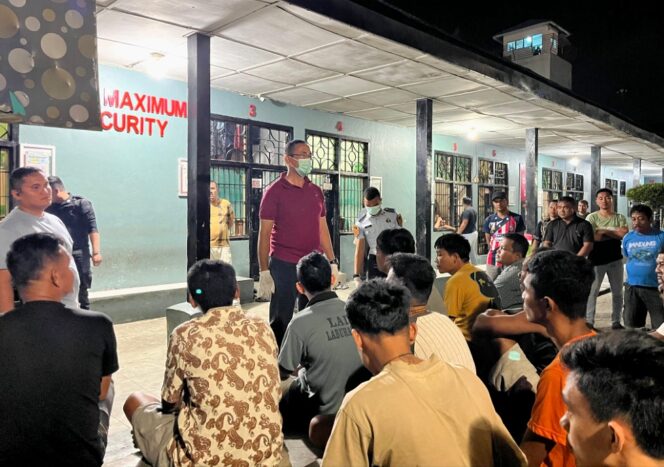 
					Lapas Labuhan Ruku Laksanakan Razia Rutin Kamar Hunian, Pastikan Situasi Aman Dan Kondusif 