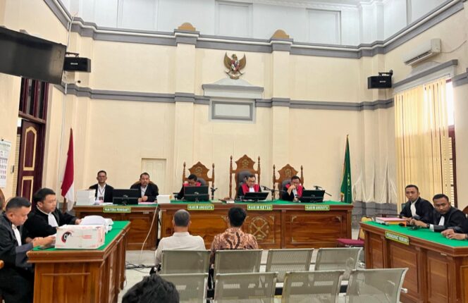 
					Hakim Larang Liputan Live Saat Persidangan