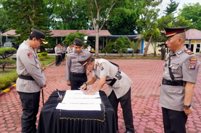 
					Kapolres Langkat, AKBP David Triyo Prasojo, SH, SIK, MSi., Pimpin Sertijab Kapolsek