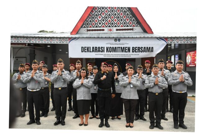 
					Lapas Pematangsiantar Deklarasi Komitmen Bersama Menuju Bersih dari Narkoba dan HP Ilegal