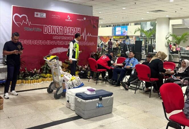 
					Peringati May Day 2025, Sekarpura Kualanamu Gelar Kegiatan Bakti Sosial