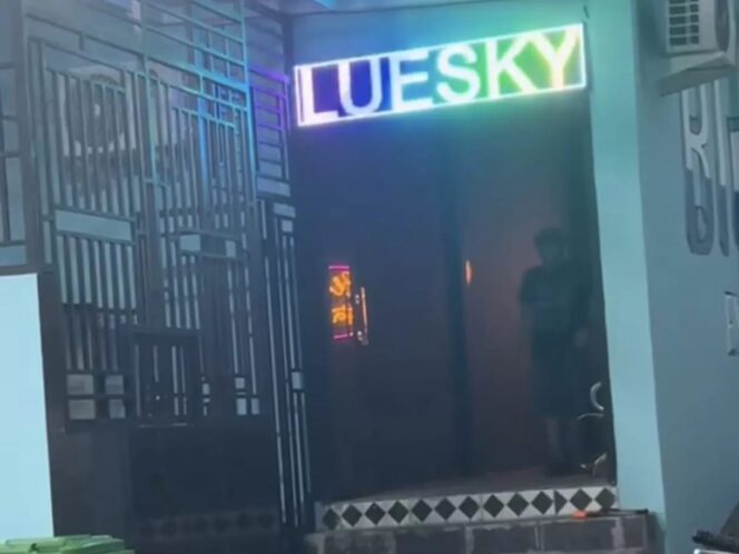 
					Ditresnarkoba Polda Sumut Grebek Diskotik Blue Sky, Tangkap Sembilan Orang Beserta Barang Bukti