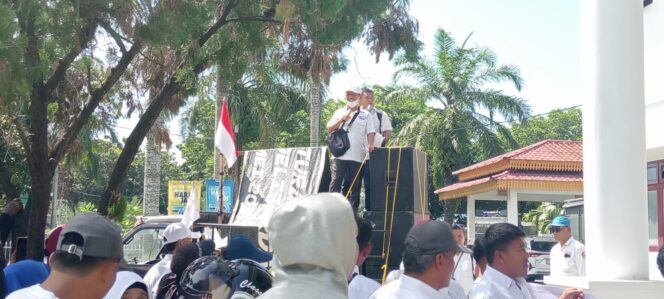 
					AMPK Geruduk DPRD Deli Serdang: Desak Dewan Jangan Jadi Penonton, KUA-PPAS Harus Segera Dibahas