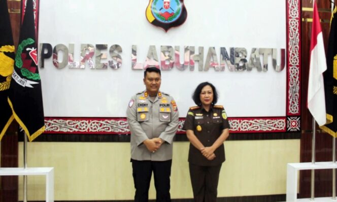 
					Kapolres Labuhanbatu Terima Kunjungan Kerja Kepala Kejaksaan Negeri 