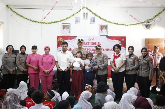 
					Peringati HUT Polwan ke-77, Polres Langkat Gelar Baksos di SLB Negeri Stabat