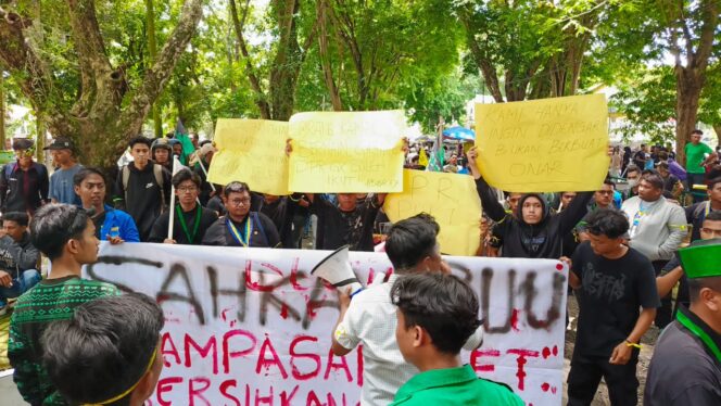 
					NasDem Apresiasi Pendemo di DPRD Langkat, Aman dan Tertib