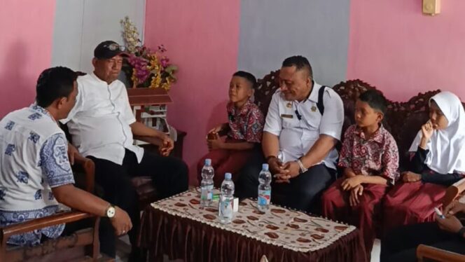 
					Tiga Bocah Viral Pembersih Musholla Dapat Apresiasi dari LPA Deli Serdang