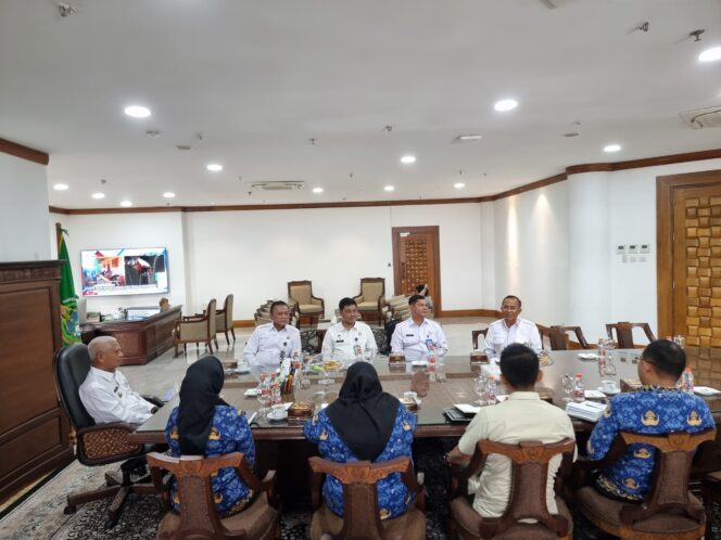 
					Kalapas Labuhan Ruku Dampingi Kakanwil Ditjenpas Sumut Audiensi Dengan Wakil Gubernur Sumut