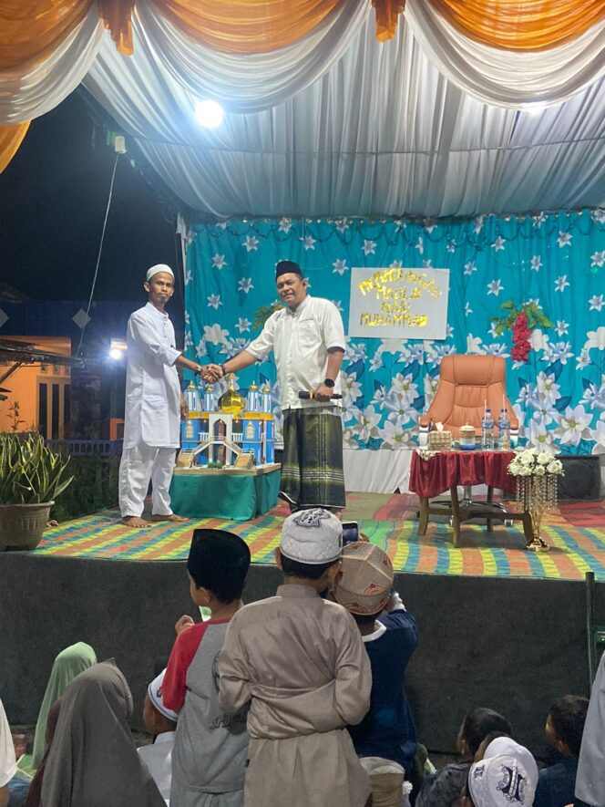 
					Berkarya Tanpa Batas!!! Masjid Miniatur Buatan Warga Di Beli Kades Bogak Di Acara Peringatan Maulid Nabi Muhammad SAW
