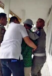 Viral, Aksi Pria Siram Bensin Kantor Bupati Langkat