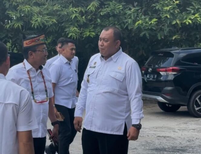 
					Kabapas Sambut Kedatangan Mentri Hukum RI Dalam Rangka Peresmian  Pos Bantuan Hukum