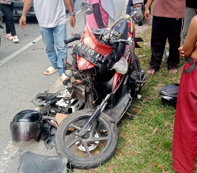 
					Lakalantas, Betor Lawan Arah di Depan Citraland Tanjung Morawa, 3 Korban Tekapar