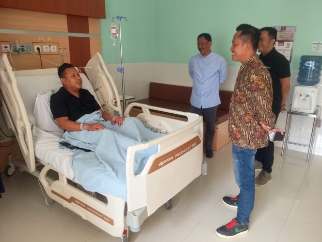 
					LPA Deli Serdang Jenguk Komut BUMD Deli Serdang di Rumah Sakit