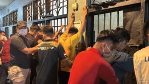 Perkuat Keamanan, Lapas Labuhan Ruku Geledah Kamar Hunian Warga Binaan