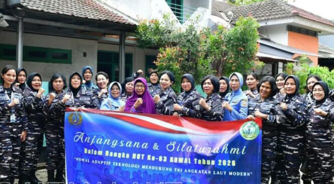 
					HUT Kowal Ke-63  Ditandai Dengan Berikan Penghargaan Kepada Senior 