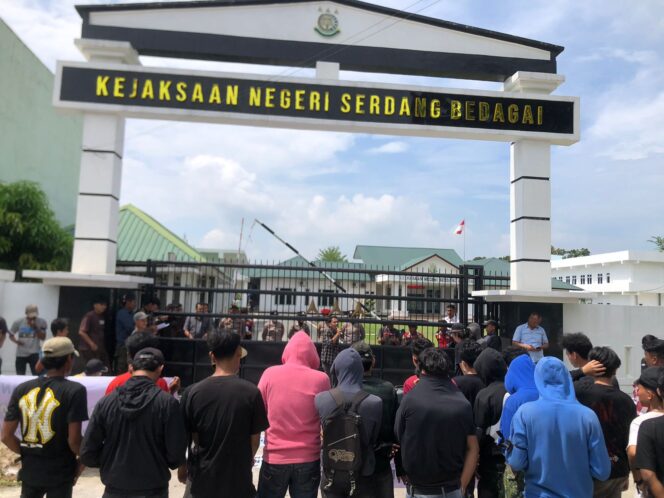 
					Aliansi Desa Membangun Gelar Aksi di Inspektorat dan Kejari Sergai