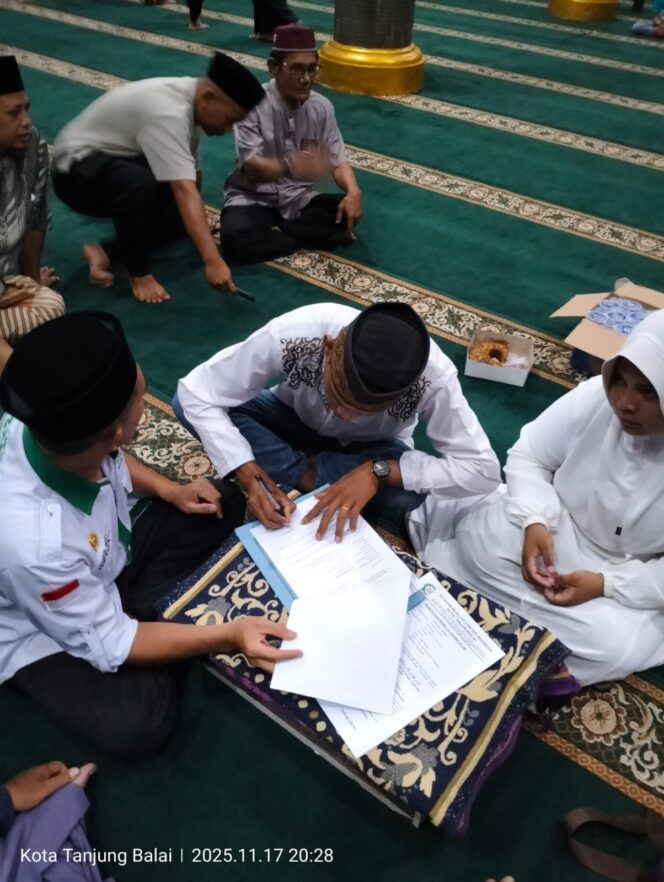 
					YMCI Kota Tanjungbalai Mensyahadatkan Seorang Pria Dan Seorang Wanita Memeluk Agama Islam