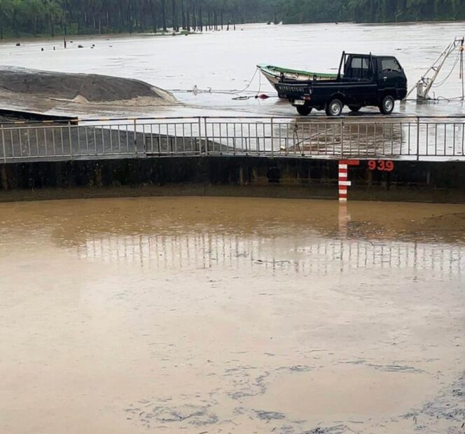 
					Sampah Menumpuk di PLTM, PT Thong Langkat Energi Buka Dua Pintu
