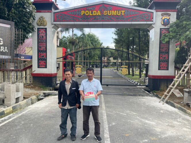 
					Setahun Laporan “Dibekukan”, Afif Datangi Polda Sumut Bawa Kue Ultah untuk Keadilan