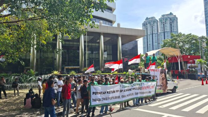 
					HIMMAH Gelar Aksi di KPK, Periksa Sri Mulyani Terindikasi TPPU Rp 349 T