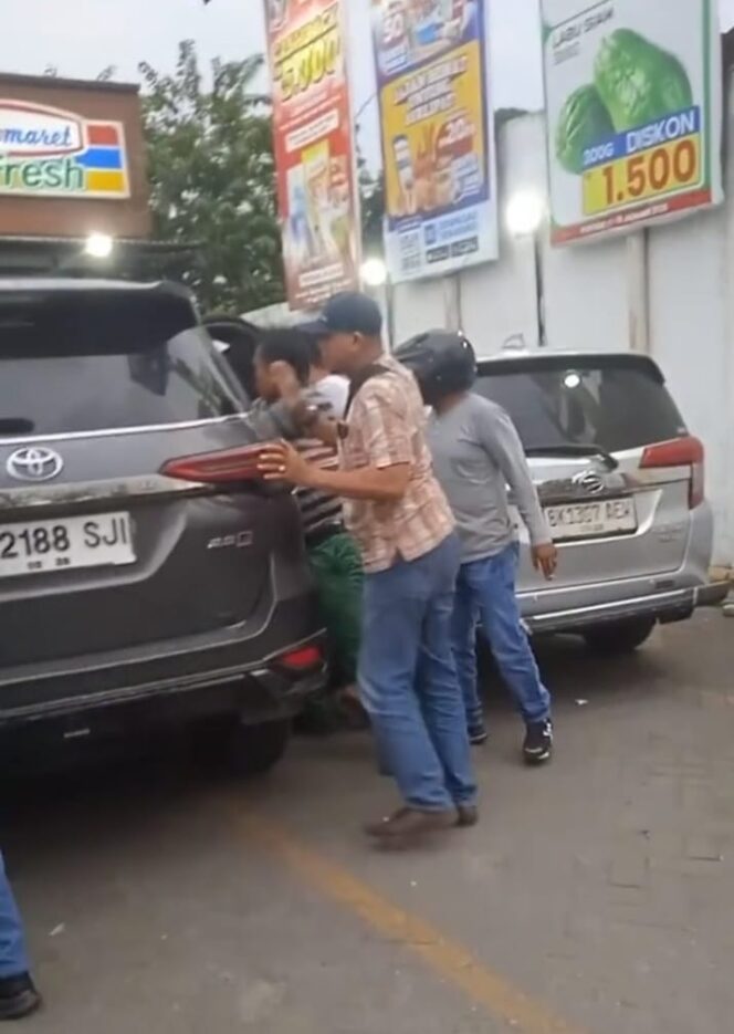 
					Tangkap di Tempat Umum, Hilang di Jalan: Ada Apa dengan Polsek Pancur Batu?