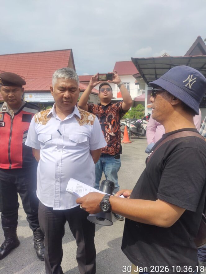 
					LSM GAMPKER dan TUMPAS Geruduk Kantor Kacabdis Wilayah V dan Kejaksaan Negeri Asahan