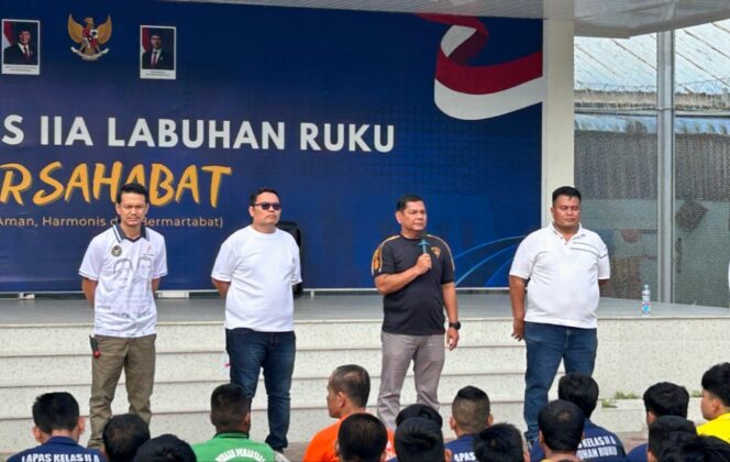 
					Pastikan Semua Layanan Gratis, Kalapas Labuhan Ruku Sampaikan Arahan Tegas kepada Warga Binaan