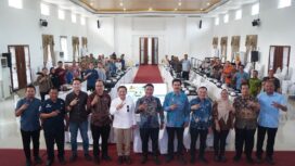 Wakil Bupati Deli Serdang, Lom Lom Suwondo SS, memimpin Rapat Pembahasan Permasalahan Banjir di wilayah Kecamatan Percut Sei Tuan, Kamis (5/2/2026), di Aula Lantai II Kantor Bupati Deli Serdang. Pemkab Deli Serdang menegaskan komitmen pengawasan tata ruang demi pembangunan kawasan yang tertata dan berkelanjutan. (Foto: Diskominfostan Deli Serdang)