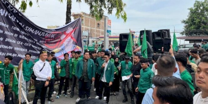 
					Himmah Geruduk Mapolrestabes Medan