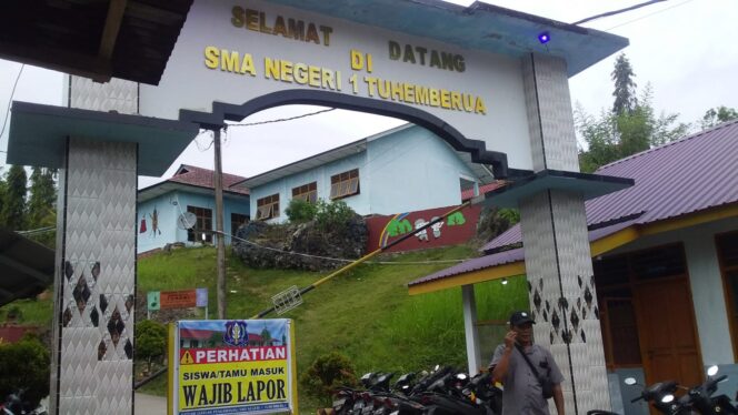 
					Gawatttt Bahhh Pemalsuan Tanda Tangan!!!! Ketua Komite SMAN 1 Tuhemberua Jadi Berang