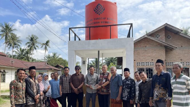 
					BPK Wilayah II Sumut Serahkan Bantuan Sumur Bor, Warga: Sangat Berarti bagi Kami