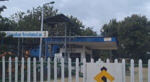 Teks foto: Aktivitas perkebunan sawit yang menjadi sorotan dalam polemik perpanjangan HGU.