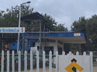 Teks foto: Aktivitas perkebunan sawit yang menjadi sorotan dalam polemik perpanjangan HGU.