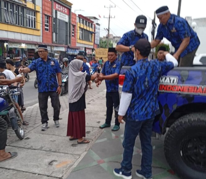 
					Meriahkan Ramadhan, KOMBAT Deliserdang Bebagi Takjil