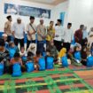 Foto bersama Saat Setelah pemberian santunan anak yatim di kota galang (6/3) istimewa.