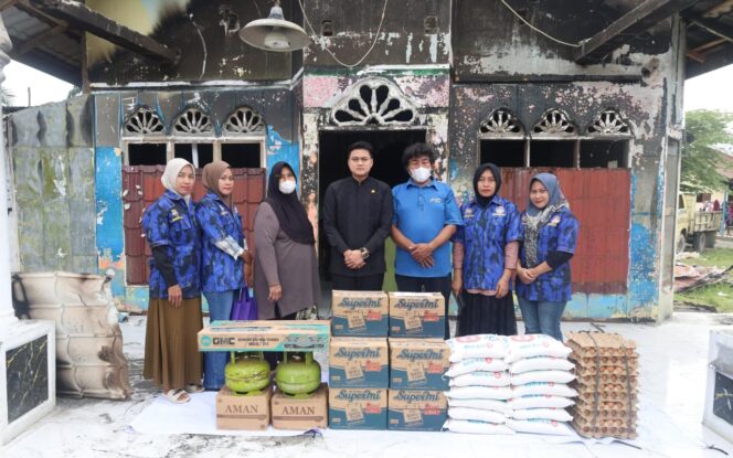 
					Pimpinan DPRD Sumut Ricky Anthony Bantu Korban Kebakaran di Sambirejo