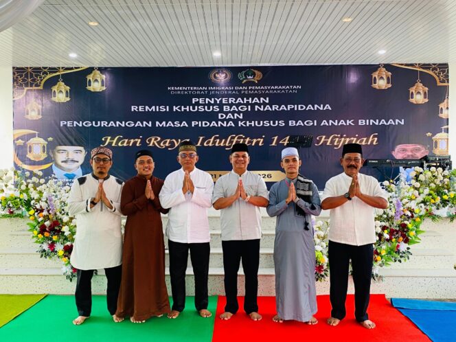 
					Khidmat dan Penuh Makna, Lapas Labuhan Ruku Gelar Sholat Idul Fitri Bersama Warga Binaan dan Petugas