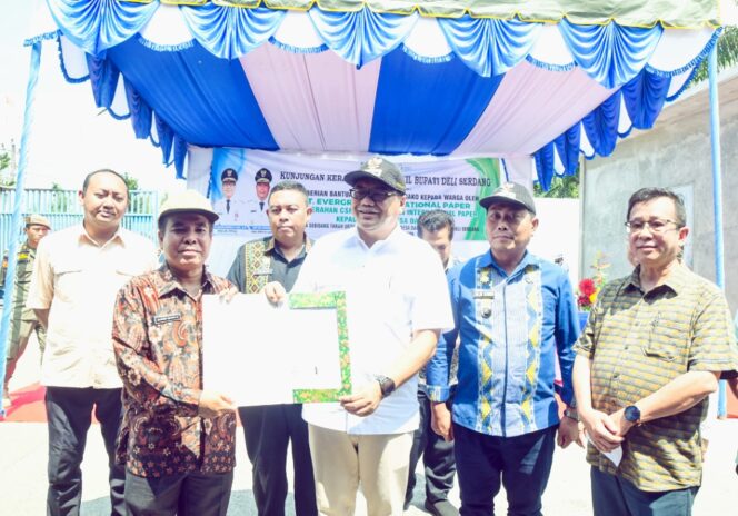 
					Bupati & Wabup Salurkan Bantuan 1.800 Paket Sembako PT Evergreen International Paper