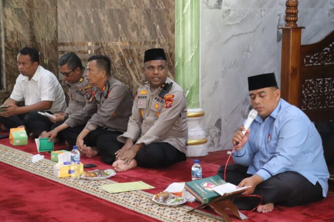 
					Polres Langkat Gelar Binrohtal, Tingkatkan Keimanan dan Integritas Personel
