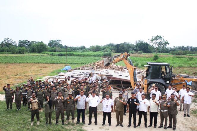 
					Tiga Kafe Diduga Sarang Narkoba di Beringin Dibongkar! BNNK & Satpol PP Deli Serdang Turun Tangan