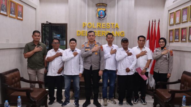 
					Kapolres Beserta Jajarannya Sambut Hangat SMSI Deli Serdang  