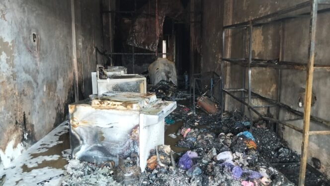 
					Satu Unit Ruko Laundry dan Bensin Eceran di Batang Kuis Terbakar