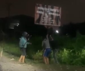 Foto: pengerusakan plang salah satu organisasi oleh sekelompok otk(ist)