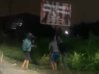 Foto: pengerusakan plang salah satu organisasi oleh sekelompok otk(ist)